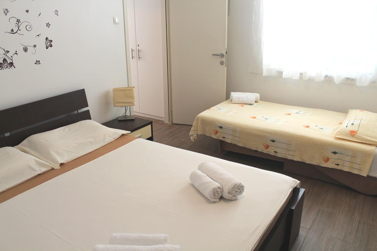 Apartment Maja Krk Town Bagian luar foto