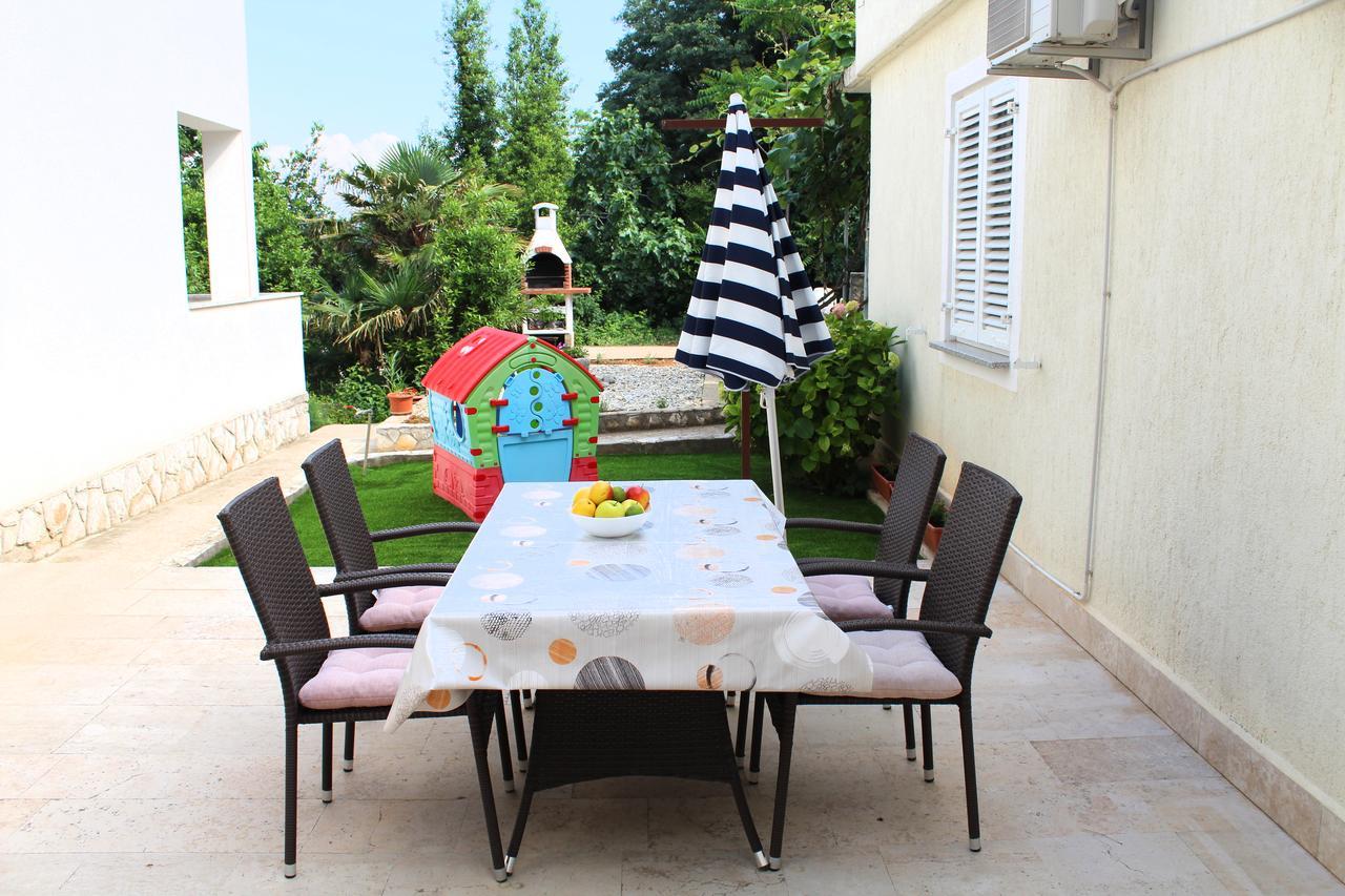 Apartment Maja Krk Town Bagian luar foto